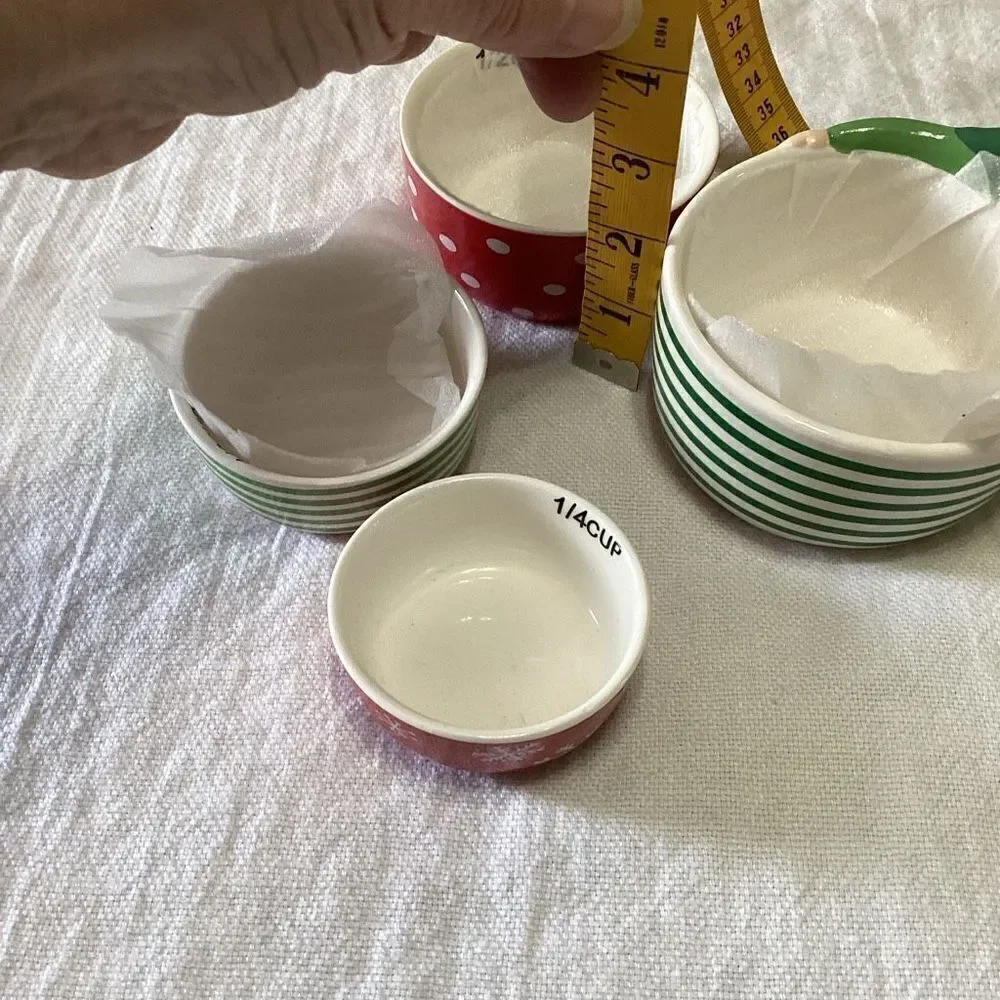 Holiday Elf Measuring Cup & Measuring Spoons Set with 3 Robert Stanley Towels